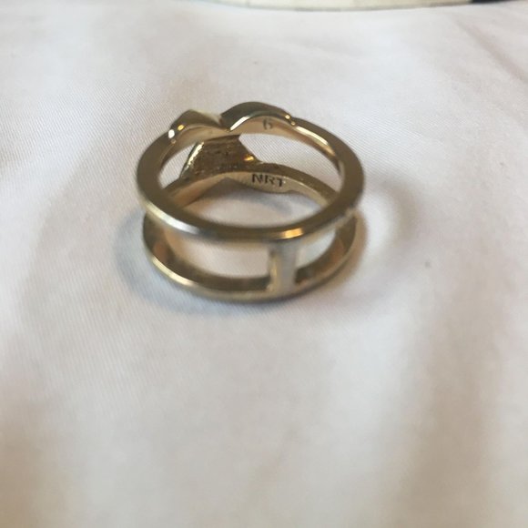 AVON Vintage Ring Set - Gold Tone/Crystals - Picture 7 of 9